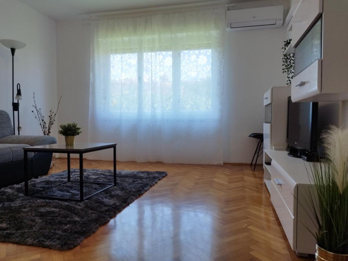 Antemma Apartment Pula Exteriér fotografie